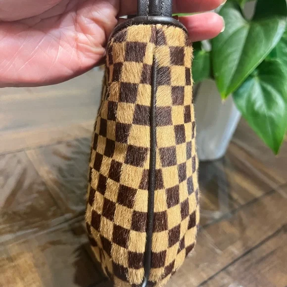 Louis Vuitton Brown and Tan Checkered Shoulder Bag - Picture 7 of 14
